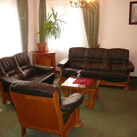 Hotel Zámeček Pod Hradem Starý Jičín Esterno foto