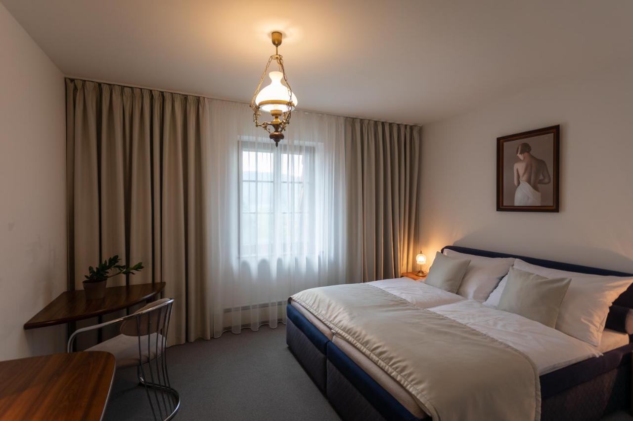 Hotel Zámeček Pod Hradem Starý Jičín Esterno foto