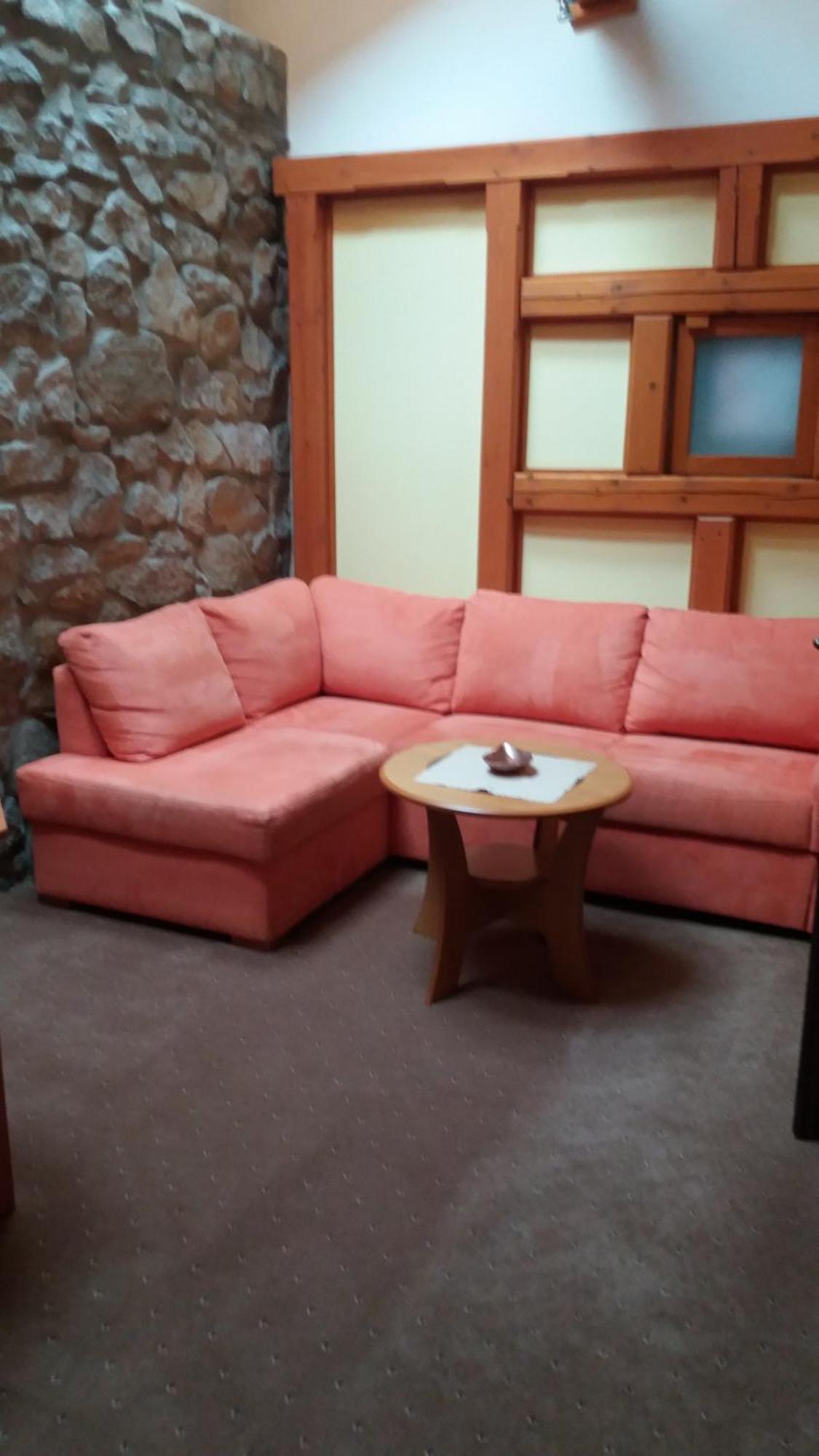 Hotel Zámeček Pod Hradem Starý Jičín Esterno foto