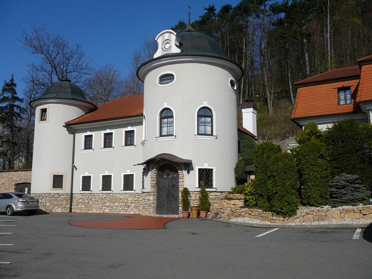 Hotel Zámeček Pod Hradem Starý Jičín Esterno foto